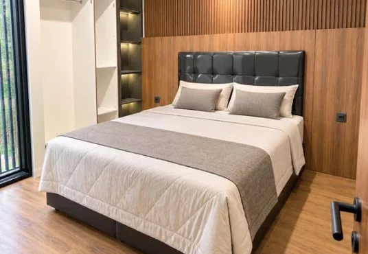 Rumah Mewah 2 lt Kontemporer Furnished Klam Renang dekat UGM