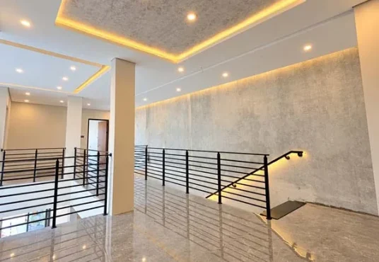 Rumah Mewah Modern 2 lantai dengan private pool di Banyuraden Gamping Sleman