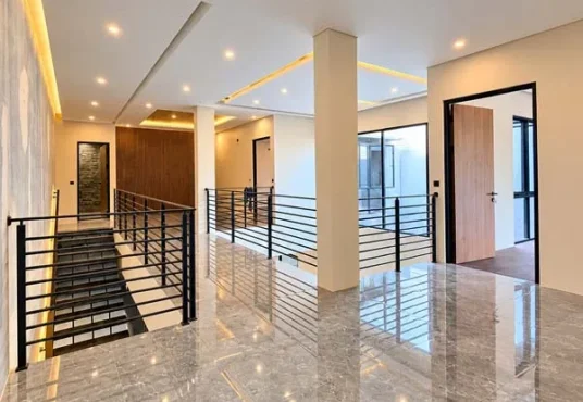 Rumah Mewah Modern 2 lantai dengan private pool di Banyuraden Gamping Sleman