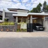 Rumah Baru Tropis Modern Jakal km 13 Dekat Kampus UII