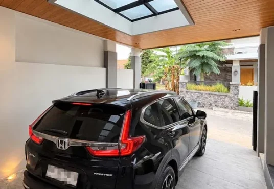 Rumah Baru Tropis Modern Jakal km 13 Dekat Kampus UII