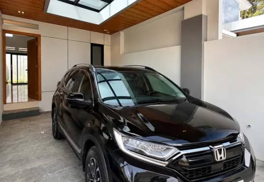 Rumah Baru Tropis Modern Jakal km 13 Dekat Kampus UII