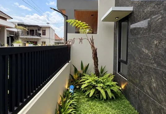 Rumah Baru Tropis Modern Jakal km 13 Dekat Kampus UII