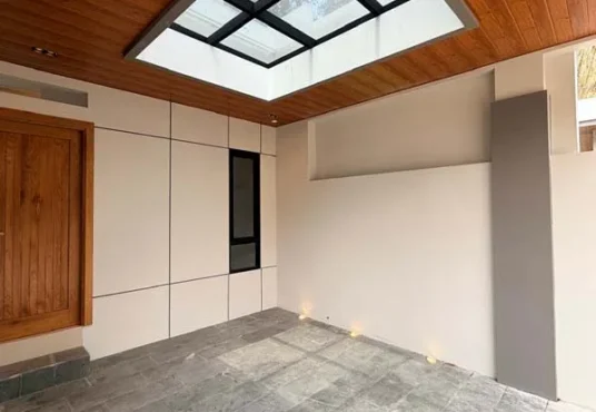 Rumah Baru Tropis Modern Jakal km 13 Dekat Kampus UII