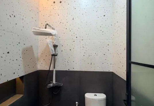 Rumah Baru Tropis Modern Jakal km 13 Dekat Kampus UII