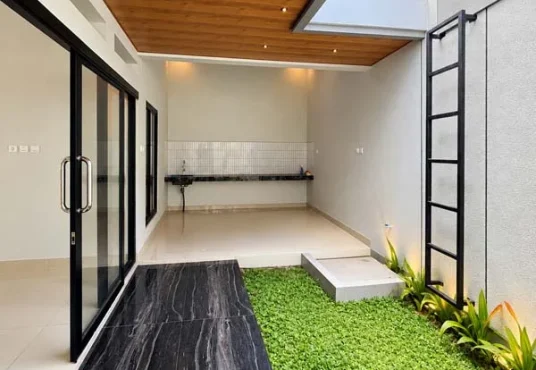 Rumah Baru Tropis Modern Jakal km 13 Dekat Kampus UII