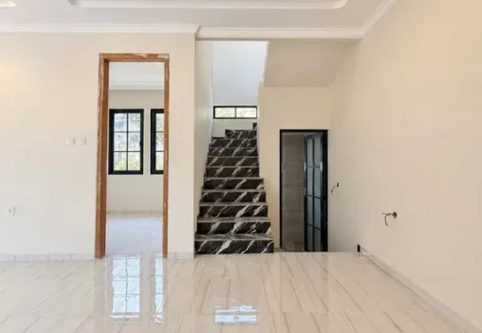 Rumah Mewah Desain Tropis Modern di Jl. Damai Jakal km 8