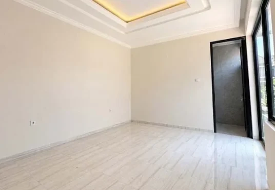 Rumah Mewah Desain Tropis Modern di Jl. Damai Jakal km 8