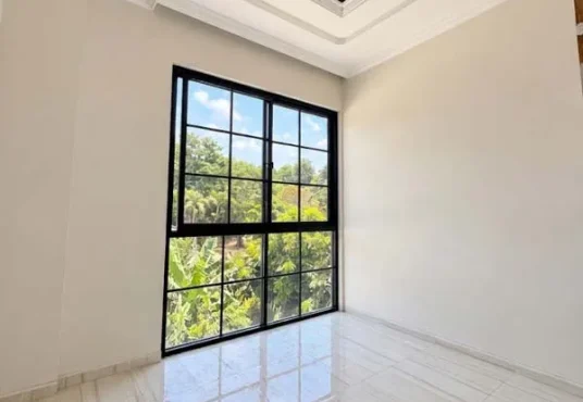 Rumah Mewah Desain Tropis Modern di Jl. Damai Jakal km 8