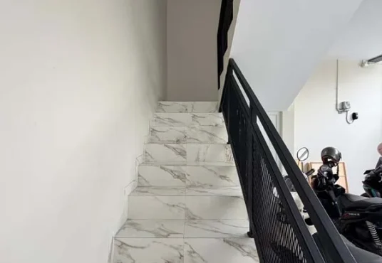 Jual Kost Mewah 2 lantai 11 kamar di Jalan Kaliurang km 12 Ngaglik Sleman Dekat UII