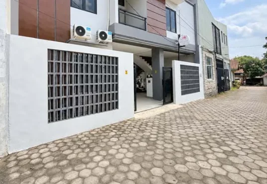 Jual Kost Mewah 2 lantai 11 kamar di Jalan Kaliurang km 12 Ngaglik Sleman Dekat UII