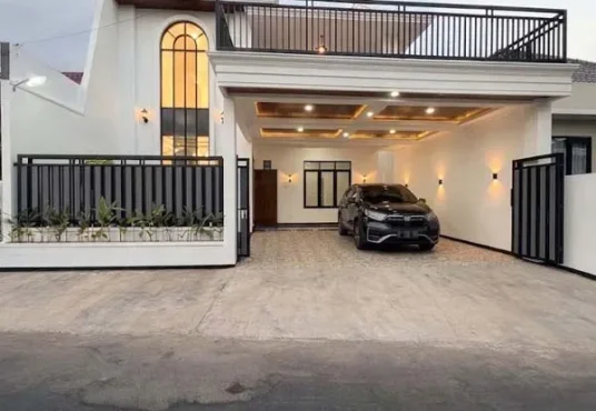 Rumah Baru 2 Lantai Modern dengan Rooftop Luas di Maguwoharjo