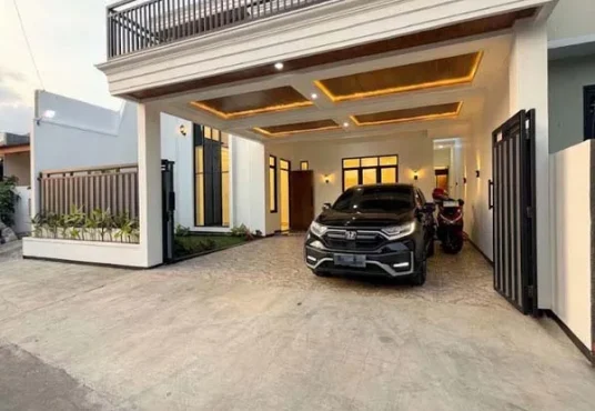 Rumah Baru 2 Lantai Modern dengan Rooftop Luas di Maguwoharjo