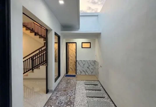 Rumah Baru 2 Lantai Modern dengan Rooftop Luas di Maguwoharjo