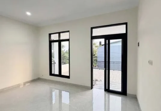 Rumah Baru 2 Lantai Modern dengan Rooftop Luas di Maguwoharjo