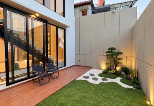 Rumah Mewah Furnished 2 Lantai dekat Pasar Stan Maguwoharjo