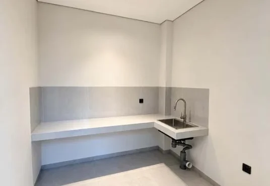 Rumah Mewah Furnished 2 Lantai dekat Pasar Stan Maguwoharjo
