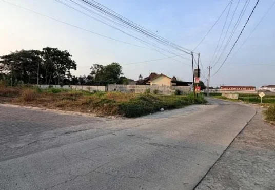 Tanah Pekarangan Cantik Lokasi Strategis di Maguwoharjo dekat Pasar Stan