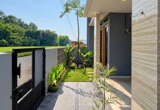 Rumah Fresh Siap Huni view sawah pinggir jalan aspal di Piyungan