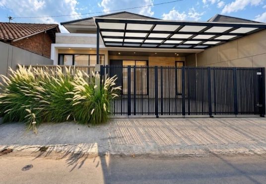 Rumah Modern Open Space 1 Lantai dekat Perum Pertamina Kalasan