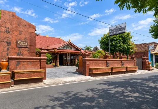 Rumah Etnik Jawa dan Joglo Kayu Jati di Kawasan Kraton Yogyakarta