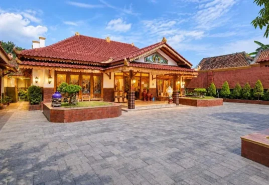 Rumah Etnik Jawa dan Joglo Kayu Jati di Kawasan Kraton Yogyakarta