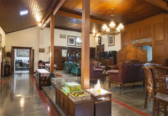 Rumah Etnik Jawa dan Joglo Kayu Jati di Kawasan Kraton Yogyakarta
