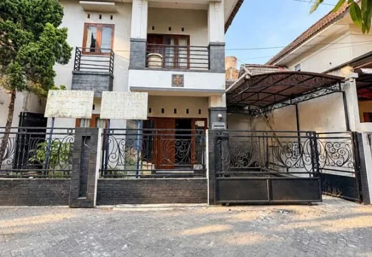 Murah Banget! Rumah Second 2 Lantai di Seturan Dekat UPN