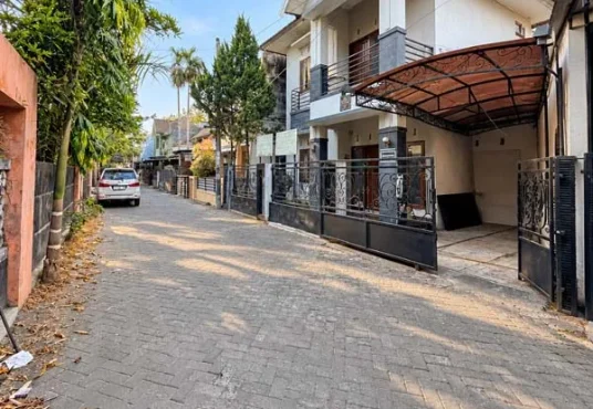Murah Banget! Rumah Second 2 Lantai di Seturan Dekat UPN