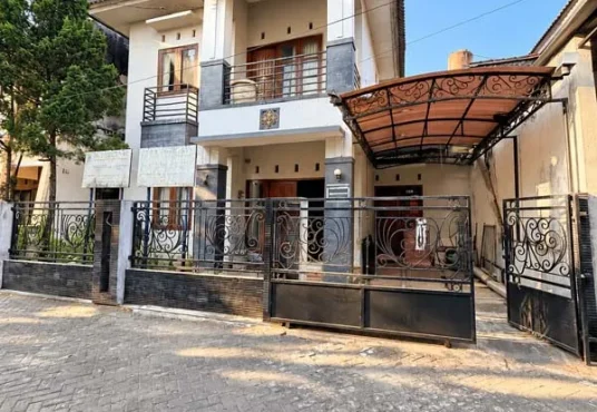 Murah Banget! Rumah Second 2 Lantai di Seturan Dekat UPN