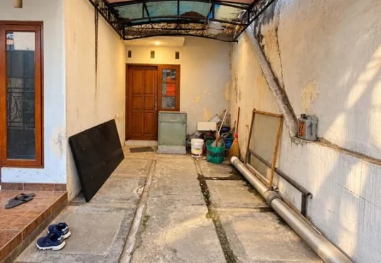 Murah Banget! Rumah Second 2 Lantai di Seturan Dekat UPN