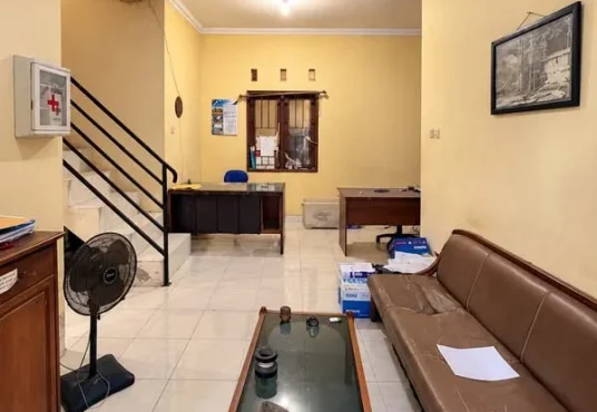 Murah Banget! Rumah Second 2 Lantai di Seturan Dekat UPN