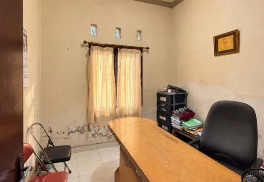 Murah Banget! Rumah Second 2 Lantai di Seturan Dekat UPN