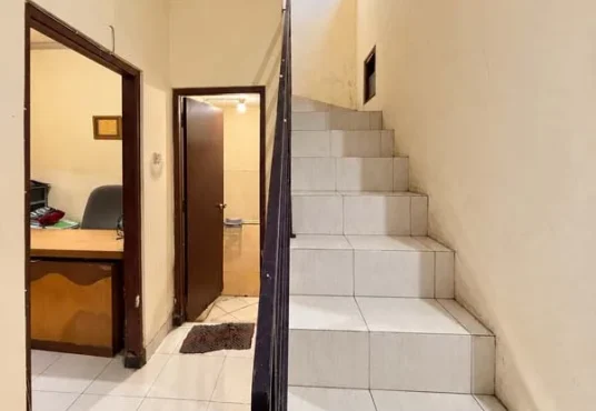 Murah Banget! Rumah Second 2 Lantai di Seturan Dekat UPN