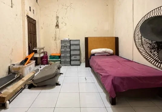 Murah Banget! Rumah Second 2 Lantai di Seturan Dekat UPN