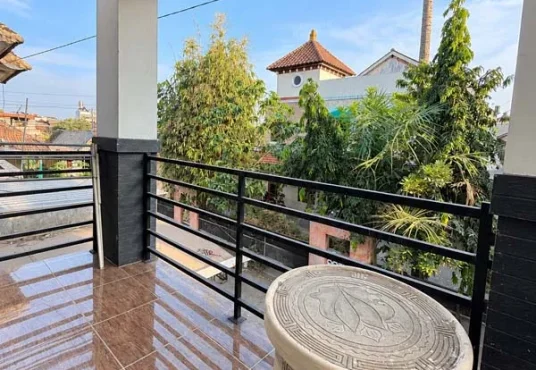 Murah Banget! Rumah Second 2 Lantai di Seturan Dekat UPN