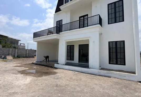 Rumah Mewah 2 Lantai American Classic di Sendangtirto Berbah Sleman
