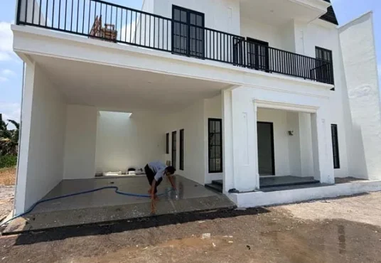 Rumah Mewah 2 Lantai American Classic di Sendangtirto Berbah Sleman