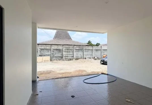 Rumah Mewah 2 Lantai American Classic di Sendangtirto Berbah Sleman