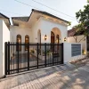 Rumah Cantik Model Klasik Modern di Utara SD Model Wedomartani
