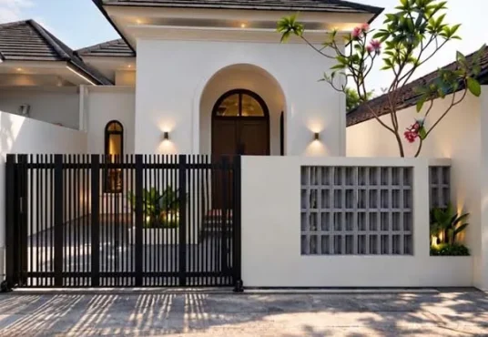 Rumah Cantik Model Klasik Modern di Utara SD Model Wedomartani