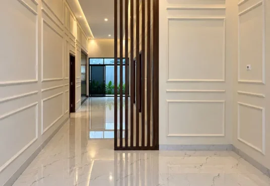 Rumah Cantik Model Klasik Modern di Utara SD Model Wedomartani